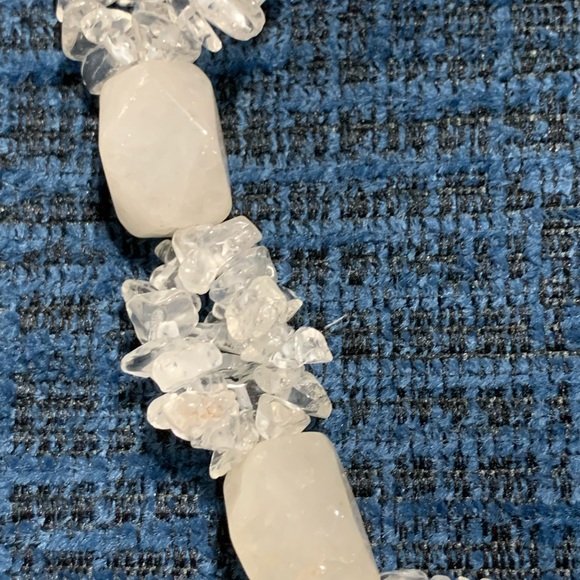 NWT chunky iridescent necklace - Picture 2 of 6